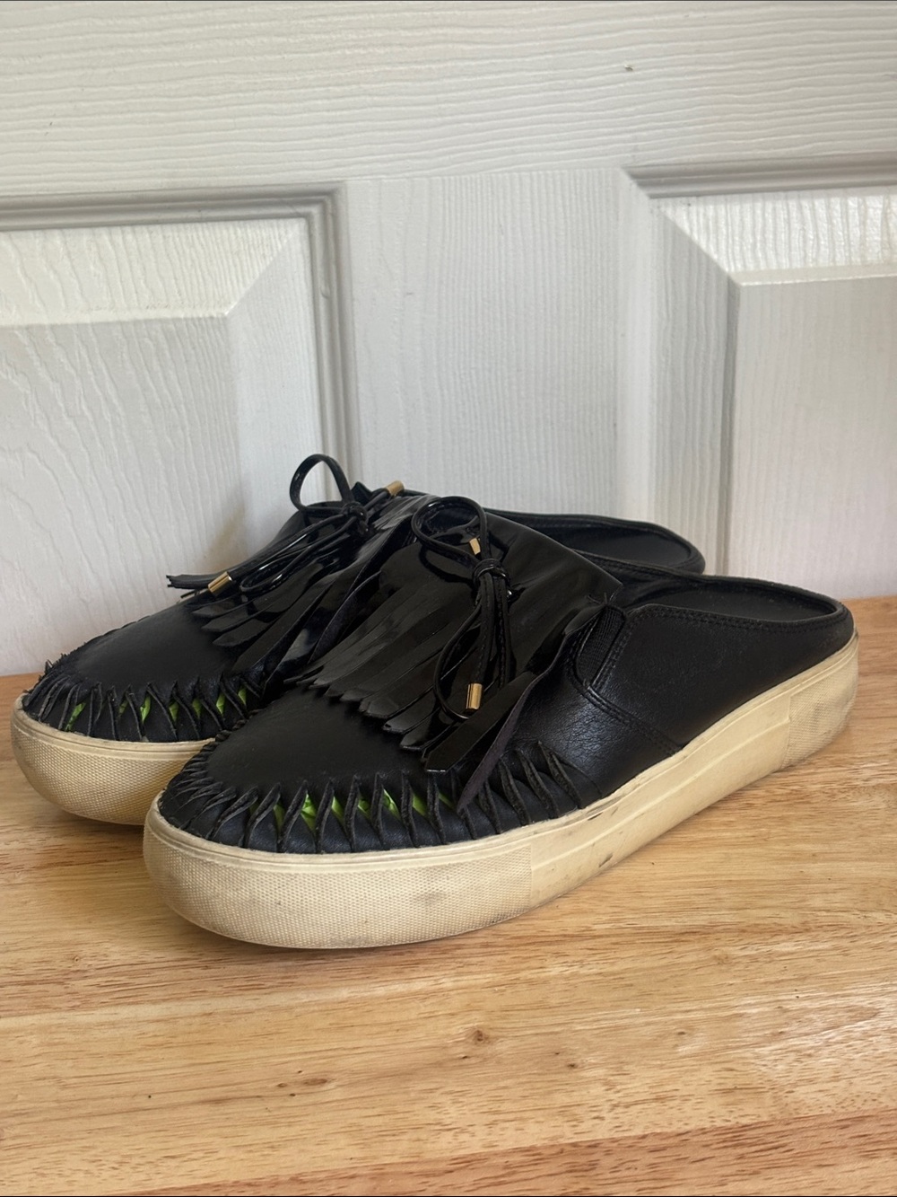 J SLIDES Black Leather Fringe Slip-On Mules Sneakers Open Back Size 8 casual